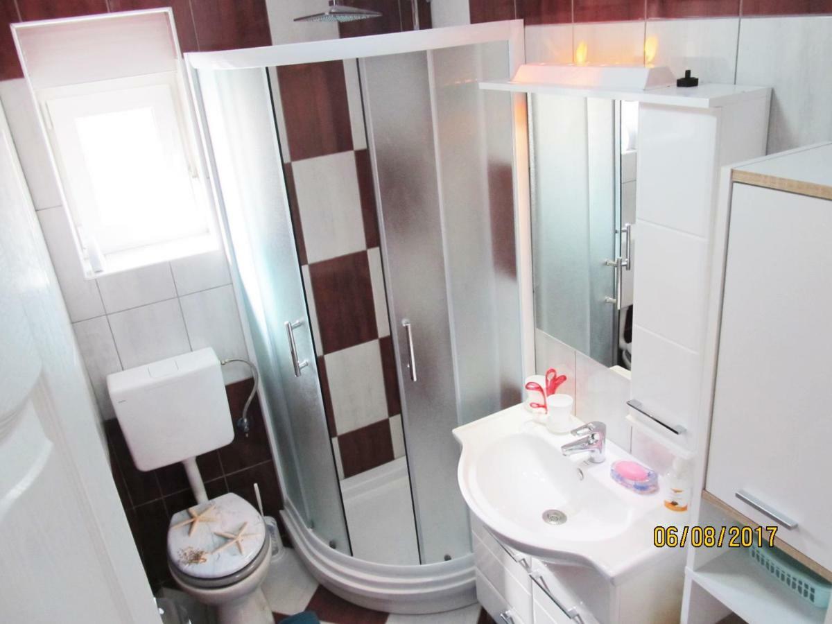 Apartmani Mala Sirena Maslenica Exterior foto