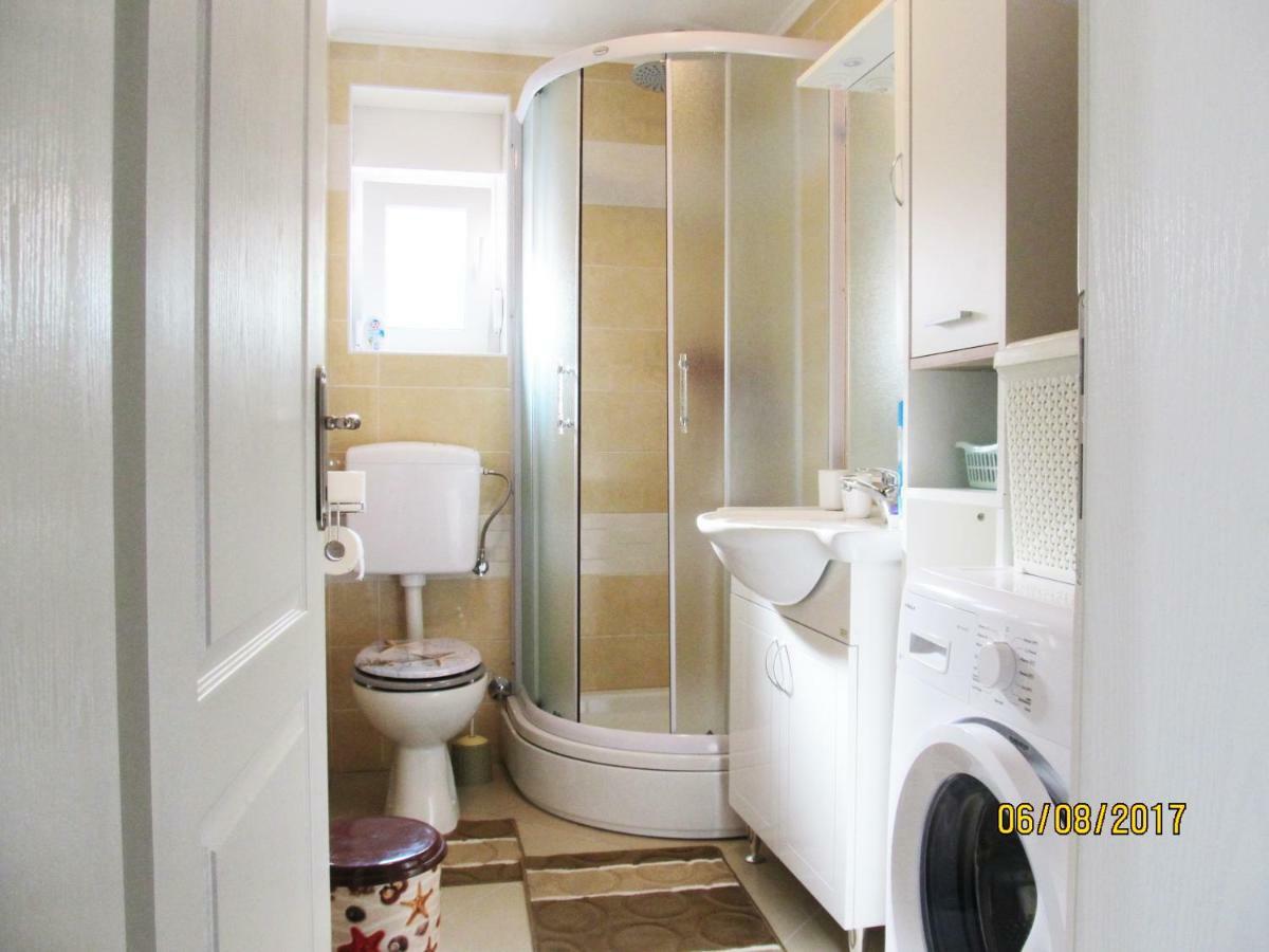 Apartmani Mala Sirena Maslenica Exterior foto